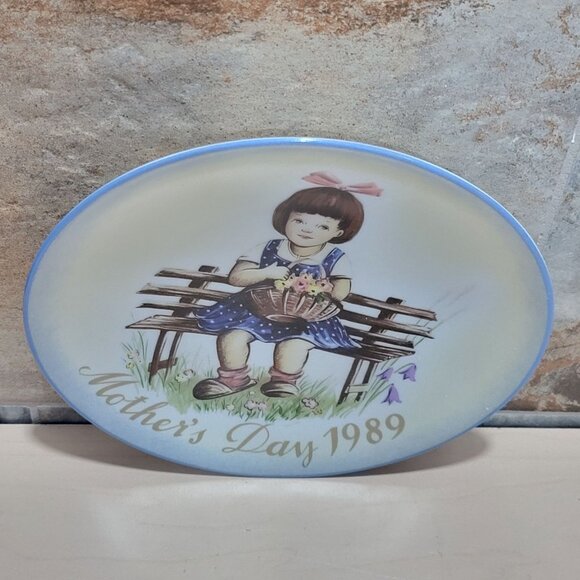 Vintage Schmid Hummel Mother's Day 1989 Pretty As A Picture Decorative Wall Hang - Picture 3 of 12
